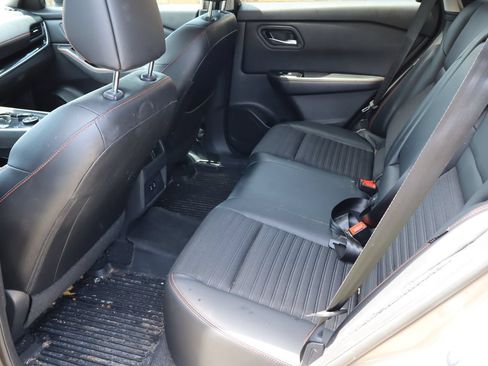Used 2025 Nissan Rogue SV AWD/4WD image 5