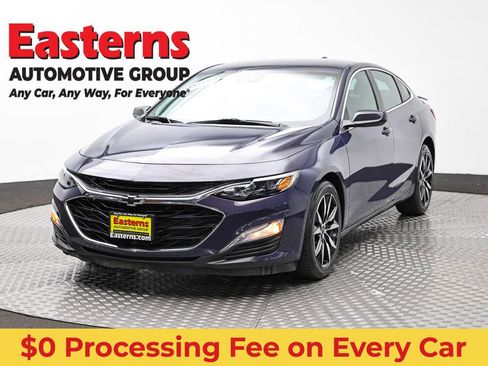 Used 2025 Chevrolet Malibu RS FWD image 1