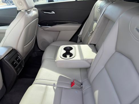 Used 2023 Cadillac XT4 Premium Luxury image 19