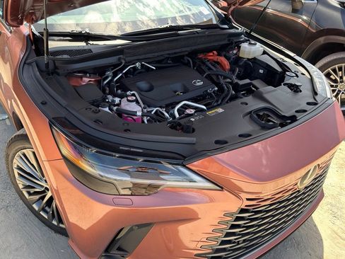 Certified 2025 Lexus RX 450h AWD w/ Luxury Package image 6