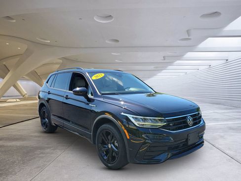 Used 2023 Volkswagen Tiguan SE R-Line AWD/4WD image 1