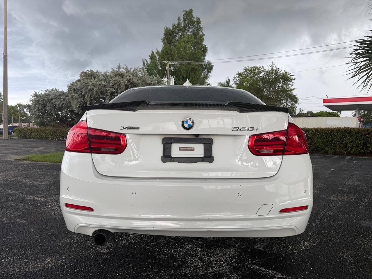 Used 2016 BMW 320i xDrive Sedan AWD/4WD image 4