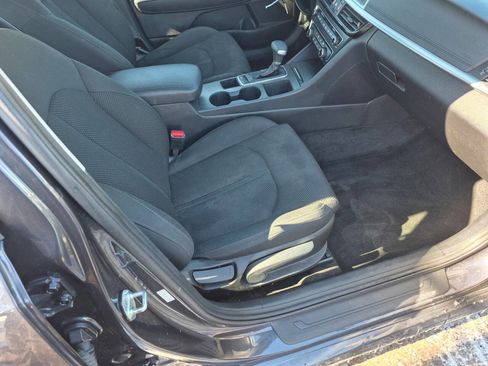 Used 2019 Kia Optima LX image 17