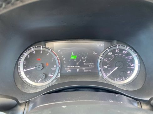 Used 2024 Toyota Highlander LE AWD/4WD image 11