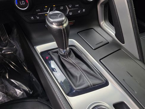 Used 2015 Chevrolet Corvette Z06 w/ 3LZ Preferred Equipment Group RWD image 23