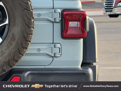Used 2023 Jeep Wrangler Rubicon w/ LED Lighting Group AWD/4WD image 8