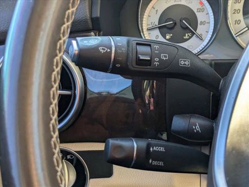 Used 2015 Mercedes-Benz GLK 350 2WD image 9