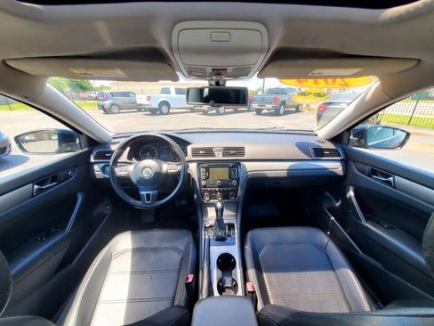 Used 2014 Volkswagen Passat 1.8T SE image 2