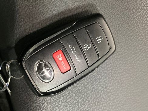 Used 2026 Toyota Camry SE FWD image 13