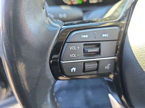 Used 2025 Honda CR-V EX-L image 18