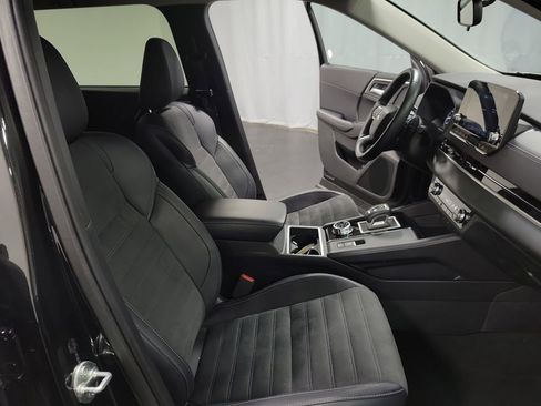 Used 2024 Mitsubishi Outlander SE AWD/4WD image 24