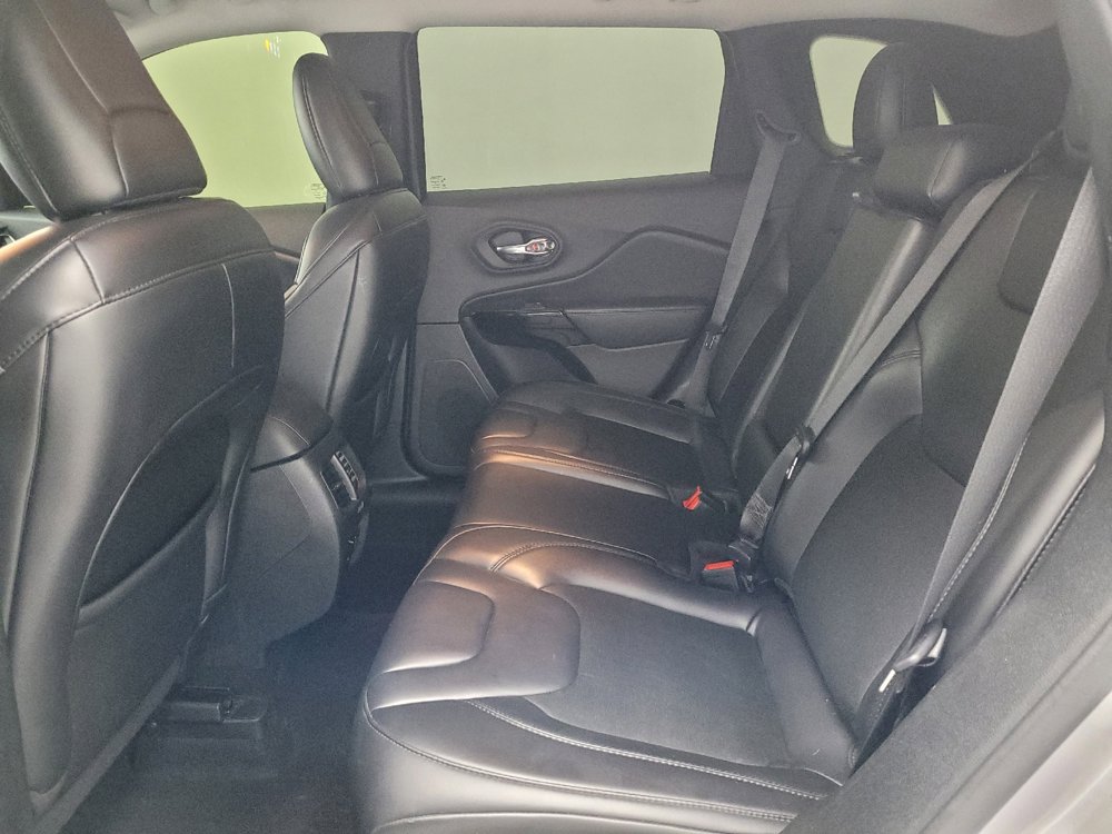 Used 2020 Jeep Cherokee Latitude Plus FWD image 18