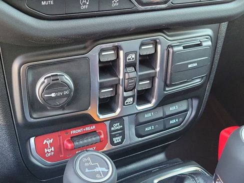 New 2026 Jeep Wrangler Unlimited Rubicon AWD/4WD image 31