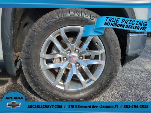 Used 2022 GMC Sierra 1500 SLT w/ SLT Premium Plus Package AWD/4WD image 11