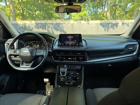 Used 2025 Nissan Rogue SV AWD/4WD image 30