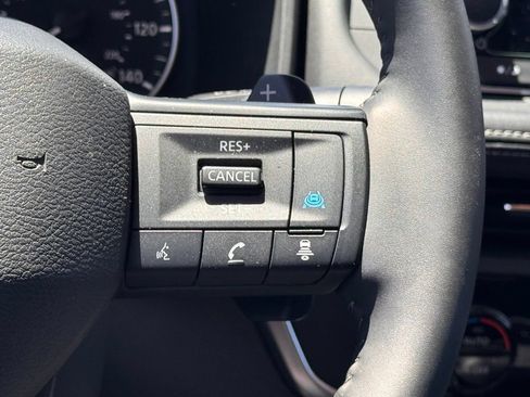 Certified 2025 Nissan Rogue SV AWD/4WD image 17