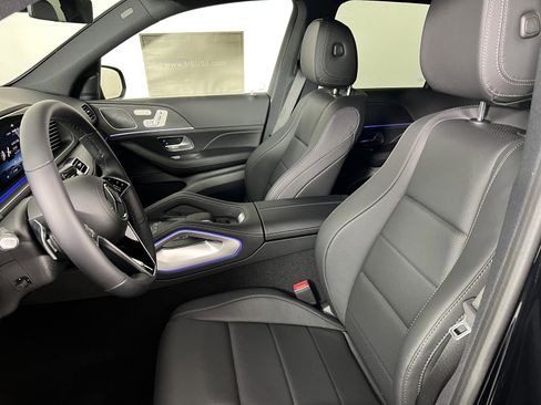 Used 2025 Mercedes-Benz GLE 350 4MATIC image 4
