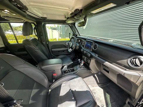 Used 2021 Jeep Wrangler Unlimited Sahara AWD/4WD image 36