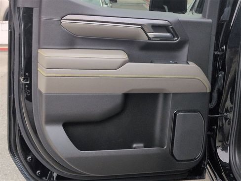 Used 2025 Chevrolet Silverado 1500 ZR2 w/ Technology Package image 22