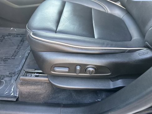 Certified 2023 Chevrolet Traverse Premier w/ Redline Edition image 10