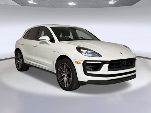 Used 2023 Porsche Macan S AWD/4WD image 7