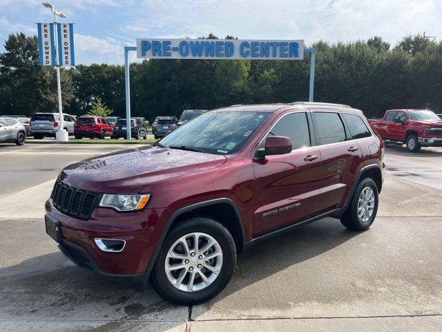 Used 2021 Jeep Grand Cherokee Laredo w/ Security & Convenience Group AWD/4WD image 2