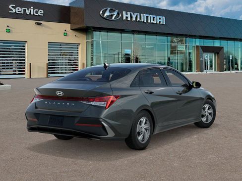 New 2026 Hyundai Elantra SE image 4
