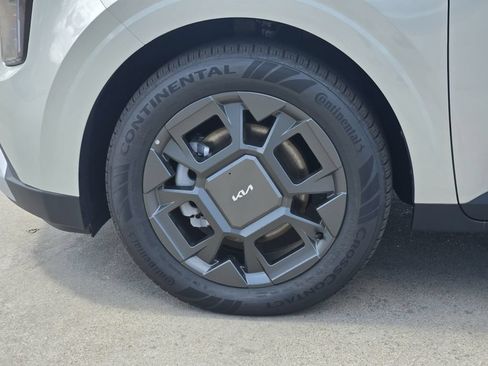 New 2026 Kia Carnival EX FWD image 9