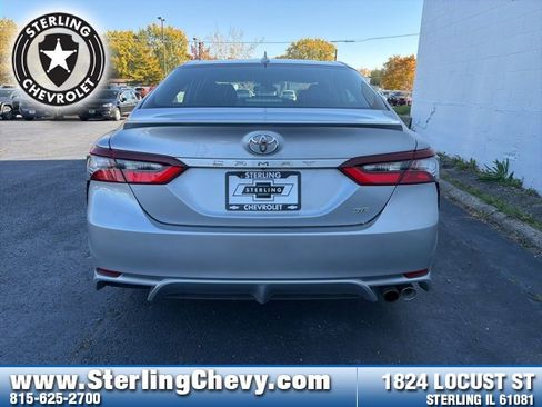 Used 2023 Toyota Camry SE image 4