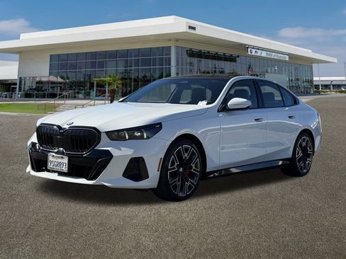 Used 2026 BMW 530i w/ M Sport Package image 5