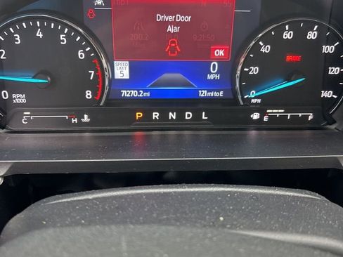 Used 2022 Ford Explorer XLT w/ Equipment Group 202A image 8