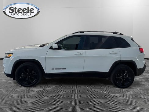 Used 2020 Jeep Cherokee Latitude Plus image 2
