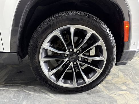 Used 2022 Jeep Wagoneer Series III w/ Premium Group I image 35