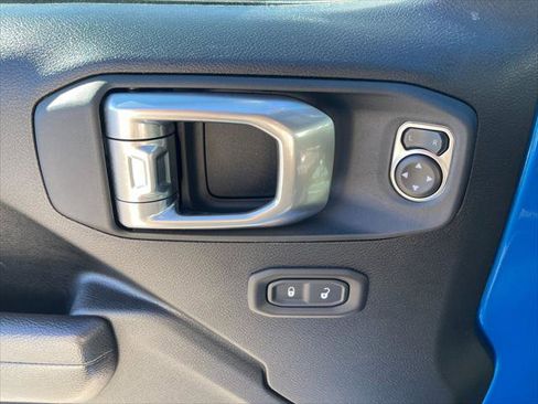 Used 2024 Jeep Gladiator Sport image 13