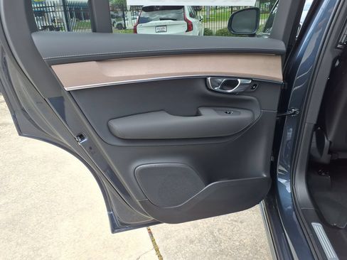 New 2026 Volvo XC90 B5 Core AWD/4WD image 15