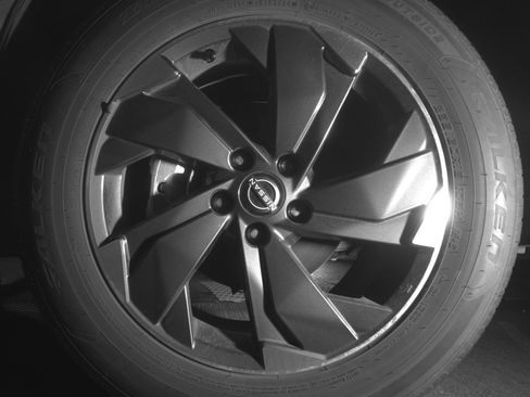 Used 2025 Nissan Rogue SV image 12