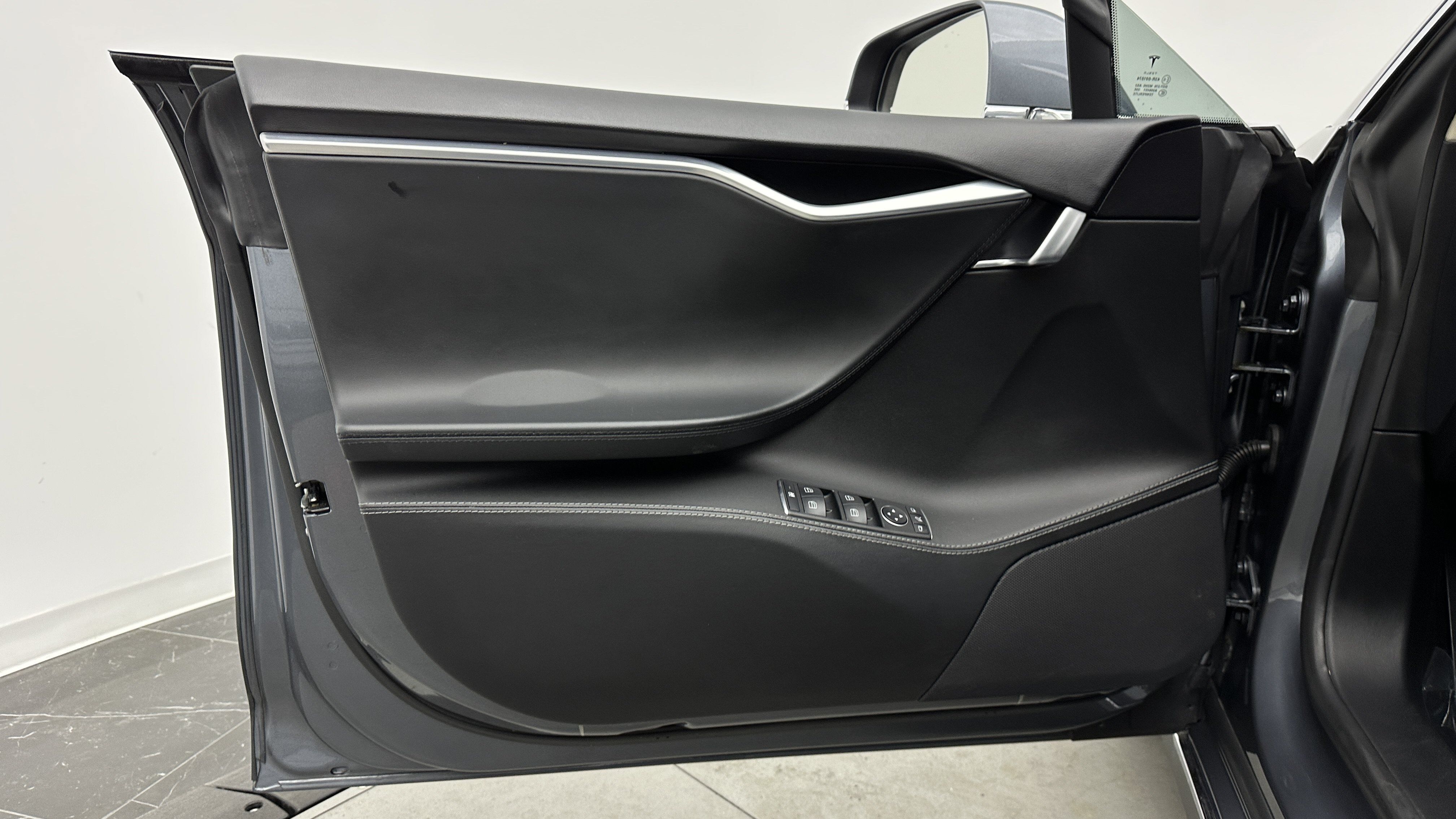 Used 2014 Tesla Model S 60 RWD image 14