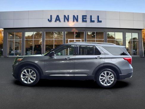 Used 2023 Ford Explorer Platinum w/ Technology Package image 8