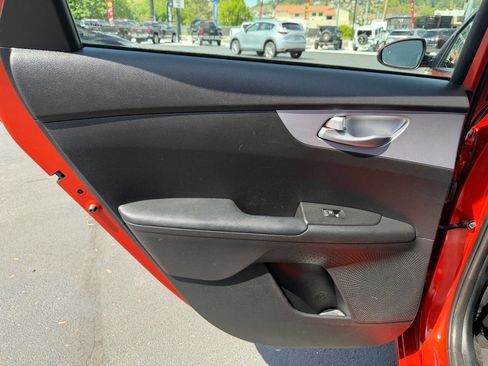 Used 2024 Kia Forte LXS w/ LXS Technology Package FWD image 17