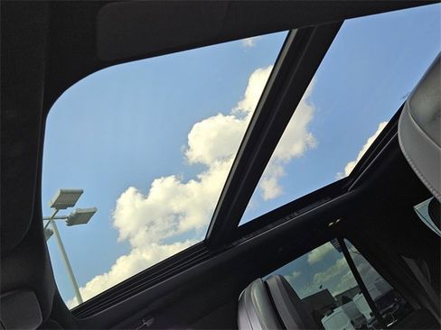 Used 2025 Lincoln Navigator L Reserve w/ Jet Appearance Package image 19