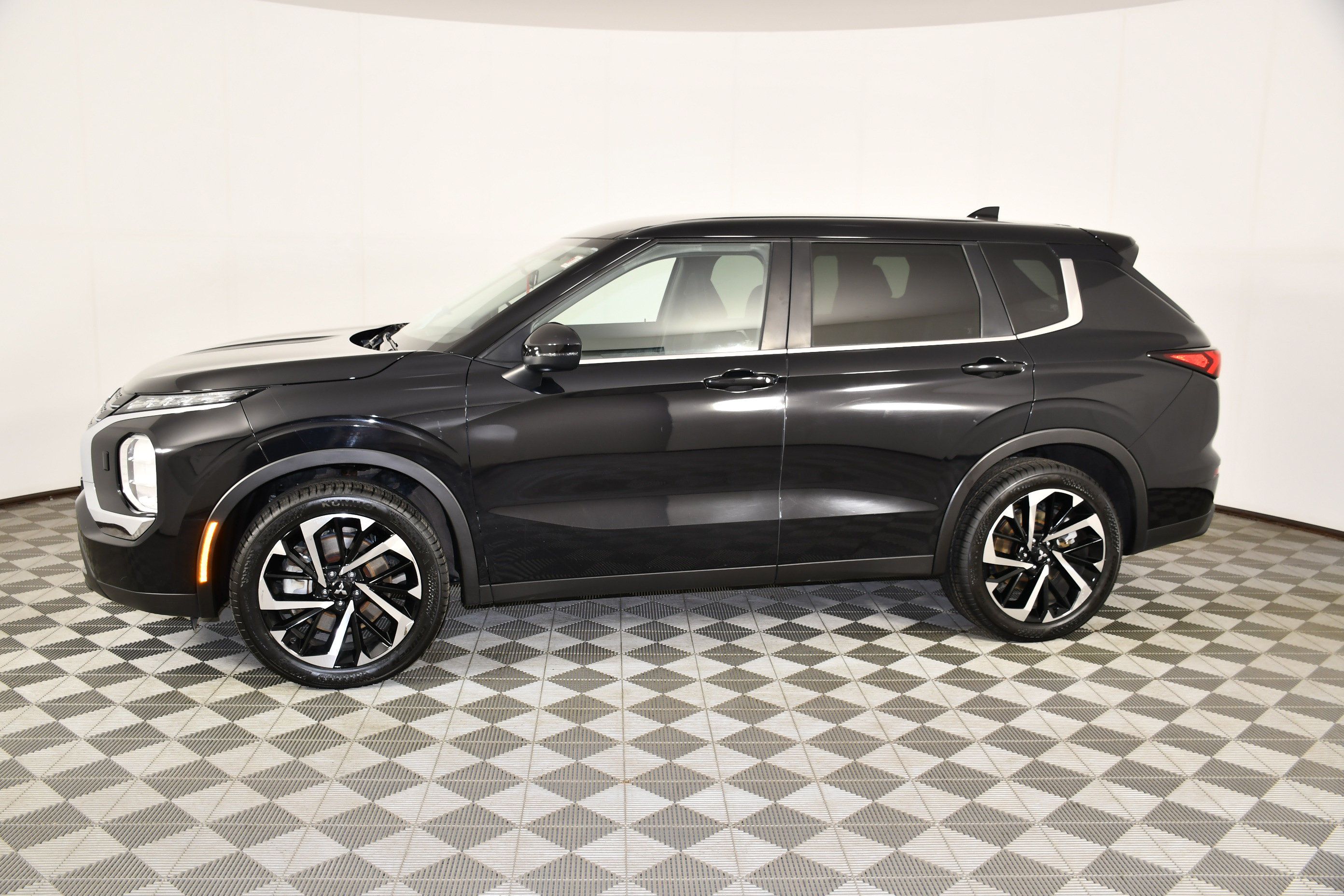 Used 2022 Mitsubishi Outlander ES AWD/4WD image 8