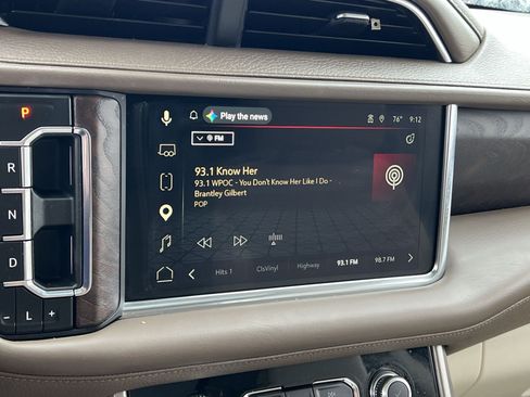 Used 2023 GMC Yukon XL Denali w/ Advanced Technology Package AWD/4WD image 18