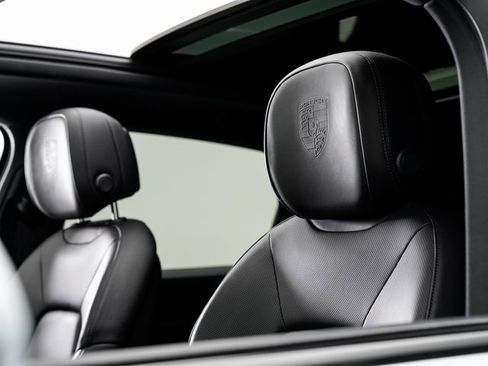 Used 2023 Porsche Cayenne image 10