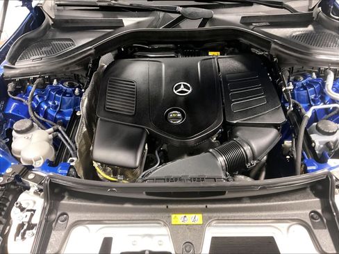 Used 2025 Mercedes-Benz GLC 300 4MATIC image 34