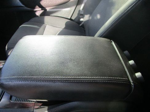 Used 2017 Chevrolet Traverse LT image 4