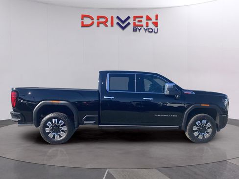 New 2026 GMC Sierra 2500 Denali w/ Denali Reserve Package image 7