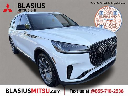 Used 2025 Lincoln Aviator Reserve AWD/4WD image 1