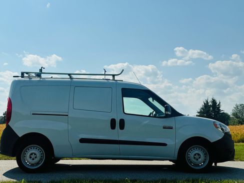 Used 2021 RAM ProMaster City Tradesman image 5