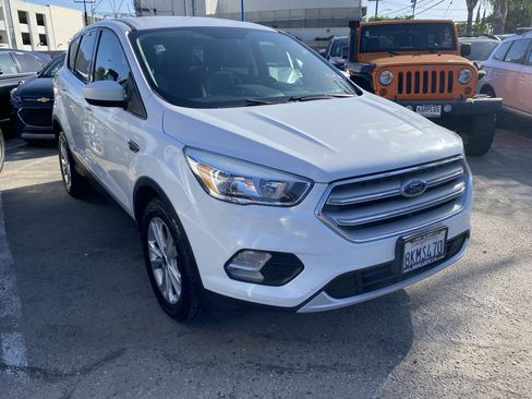 Used 2019 Ford Escape SE FWD image 6