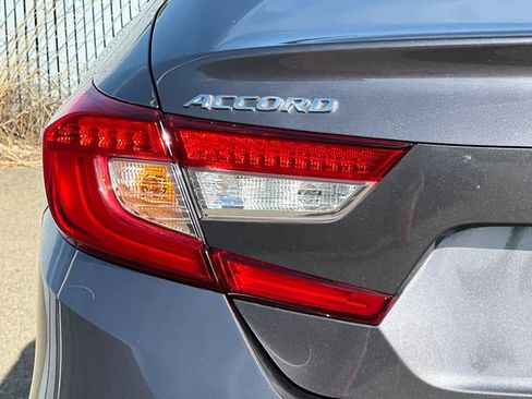 Used 2018 Honda Accord Touring image 23